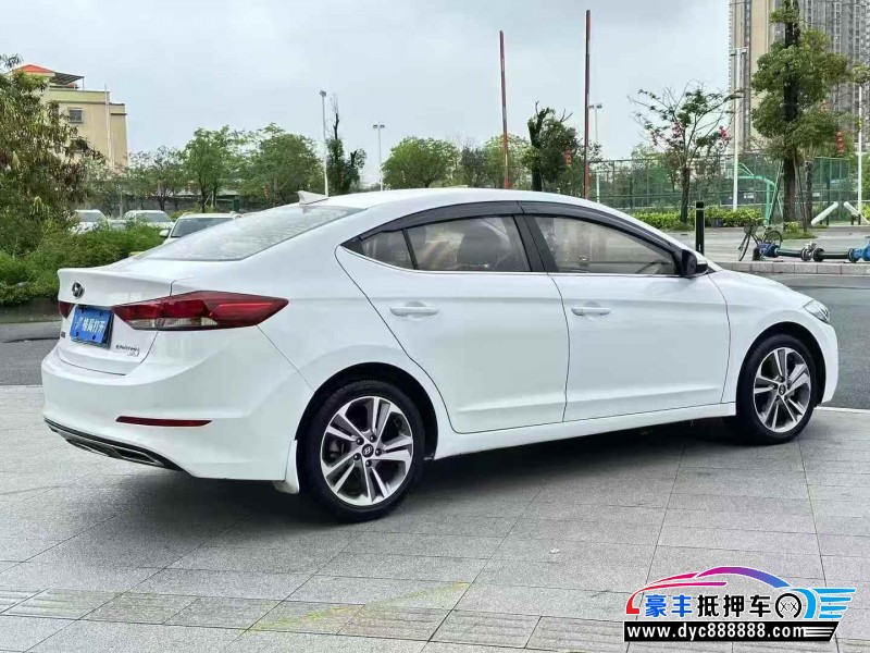 17年现代领动轿车抵押车出售