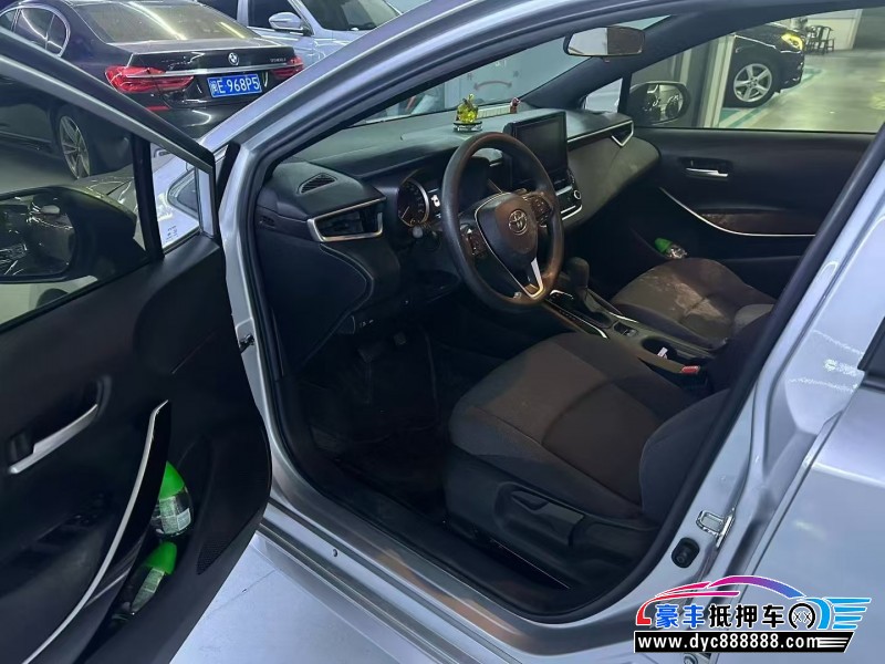 21年丰田雷凌轿车抵押车出售