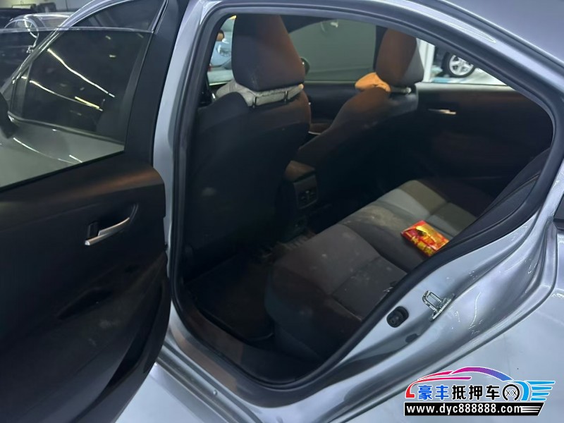 21年丰田雷凌轿车抵押车出售