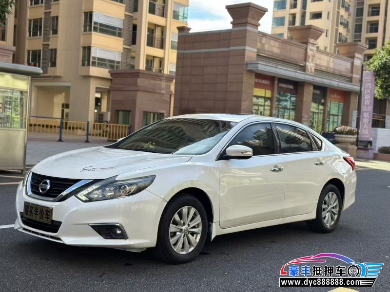 18年日产天籁轿车抵押车出售