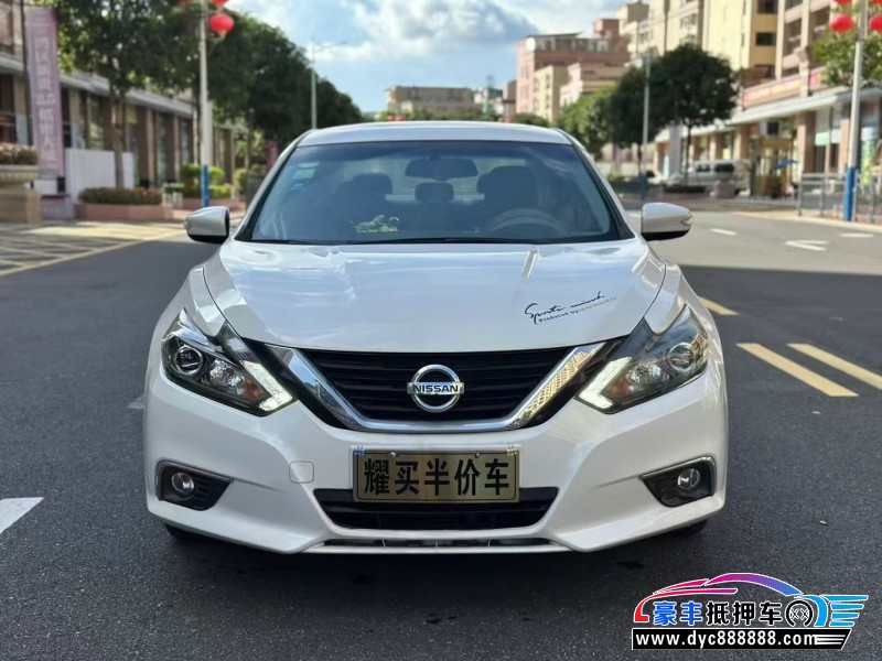 18年日产天籁轿车抵押车出售