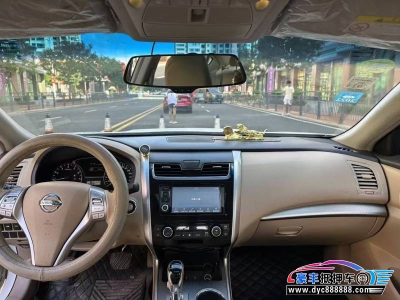 18年日产天籁轿车抵押车出售