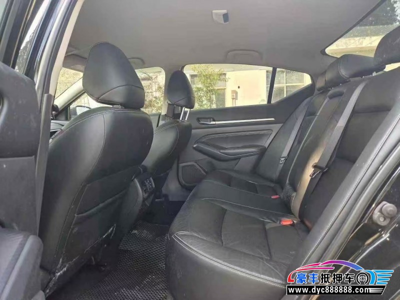 22年日产天籁轿车抵押车出售