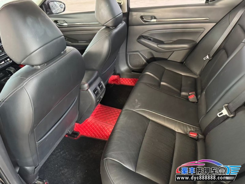 19年日产天籁轿车抵押车出售