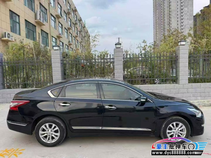 16年日产天籁轿车抵押车出售