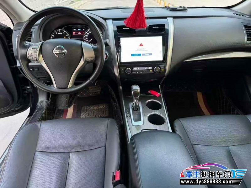 16年日产天籁轿车抵押车出售