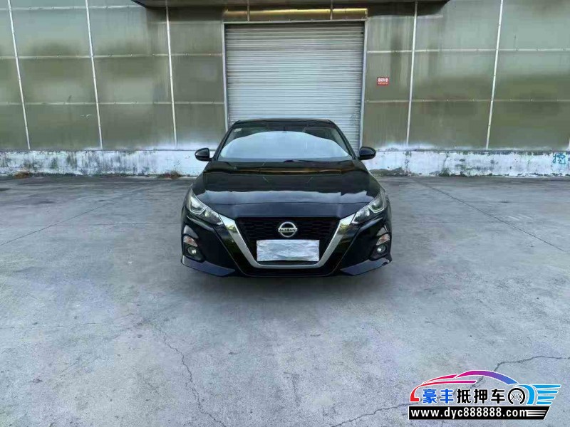 21年日产天籁轿车抵押车出售