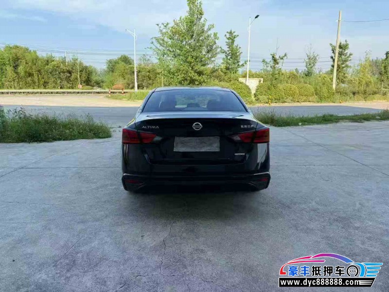 21年日产天籁轿车抵押车出售