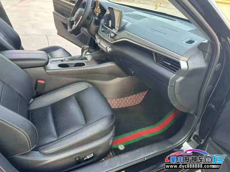 22年日产天籁轿车抵押车出售