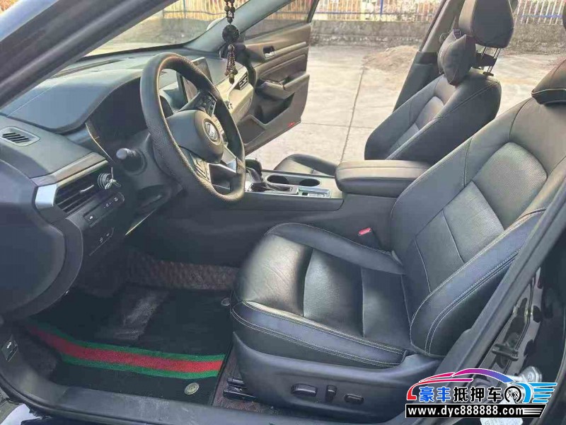 22年日产天籁轿车抵押车出售