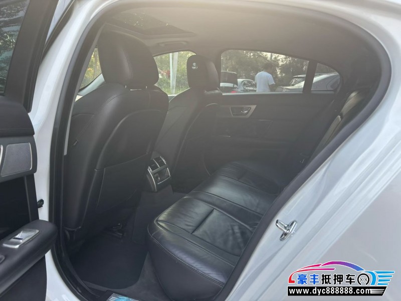 14年捷豹XF轿车抵押车出售