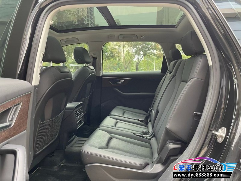 24年奥迪Q7轿车抵押车出售