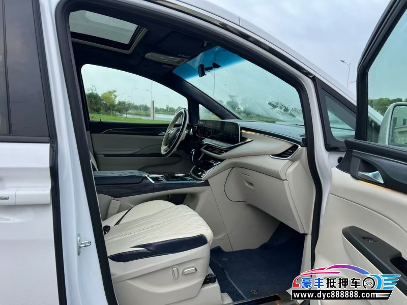 22年别克GL8轿车抵押车出售