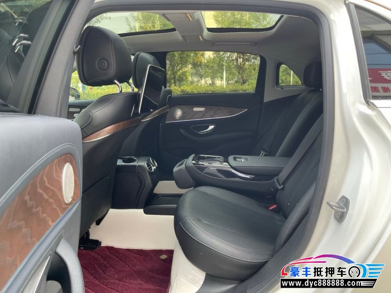 17年奔驰E轿车抵押车出售