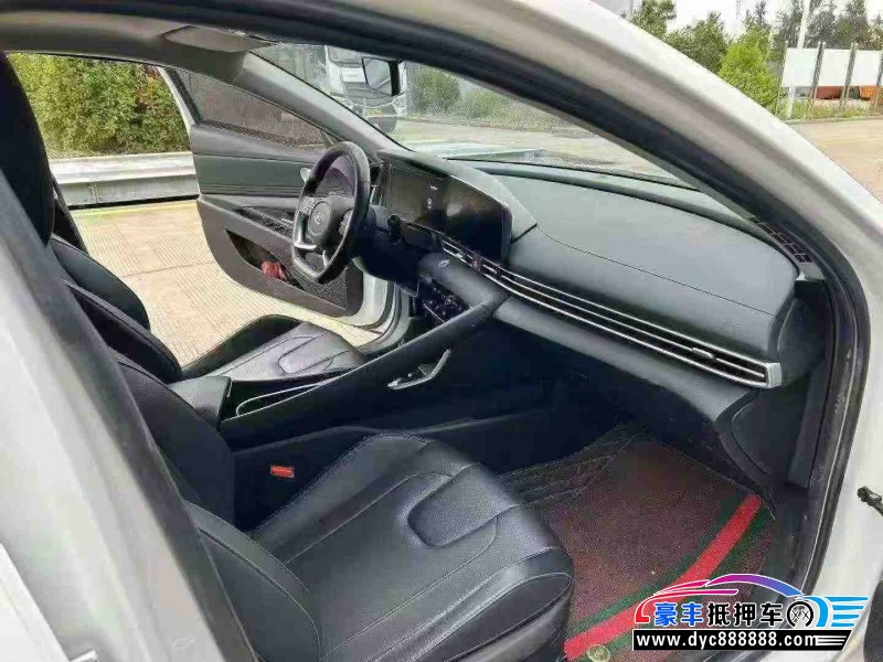 21年现代伊兰特轿车抵押车出售