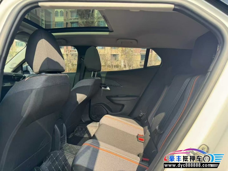 21年标致2008轿车抵押车出售