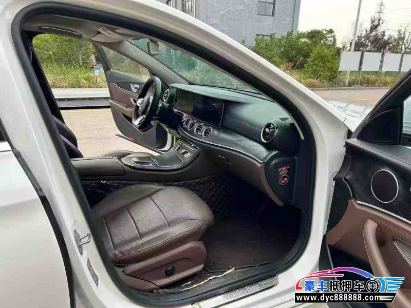 19年奔驰E轿车抵押车出售