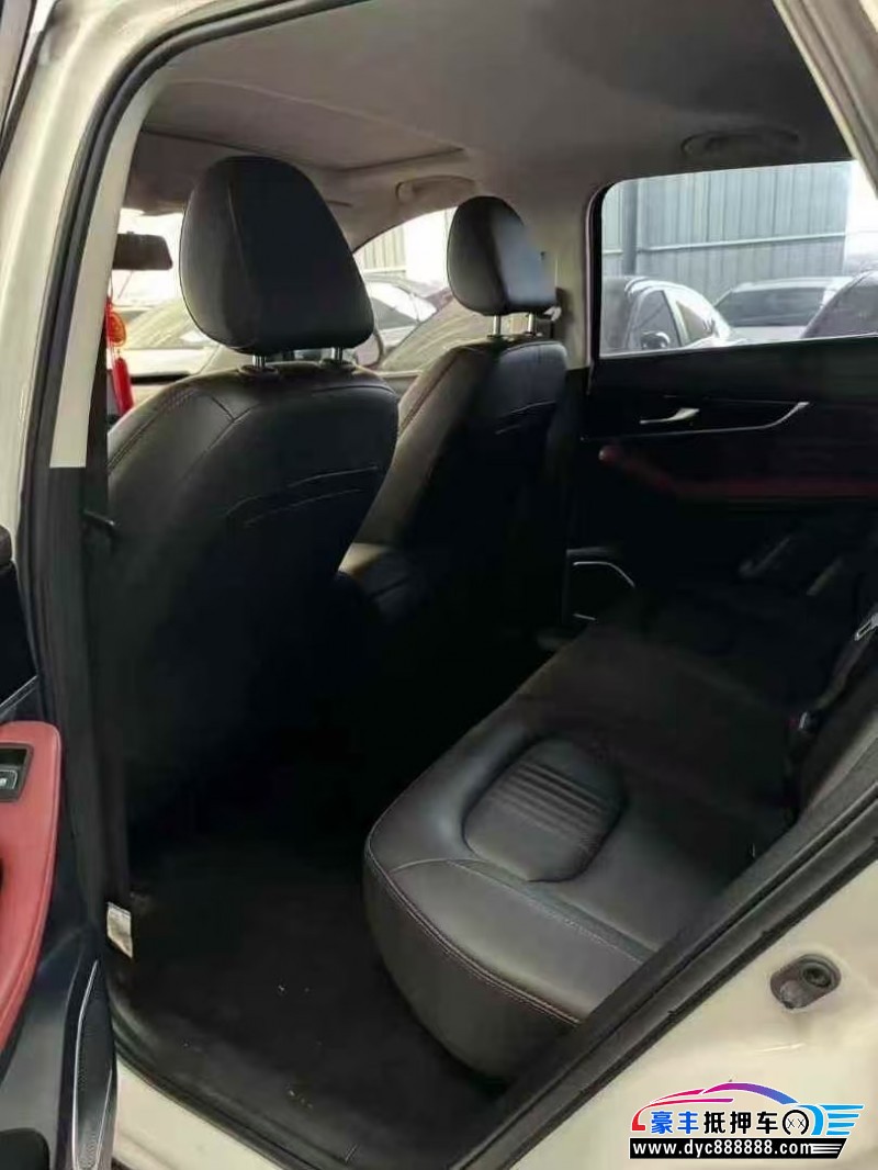 22年奔腾t33轿车抵押车出售