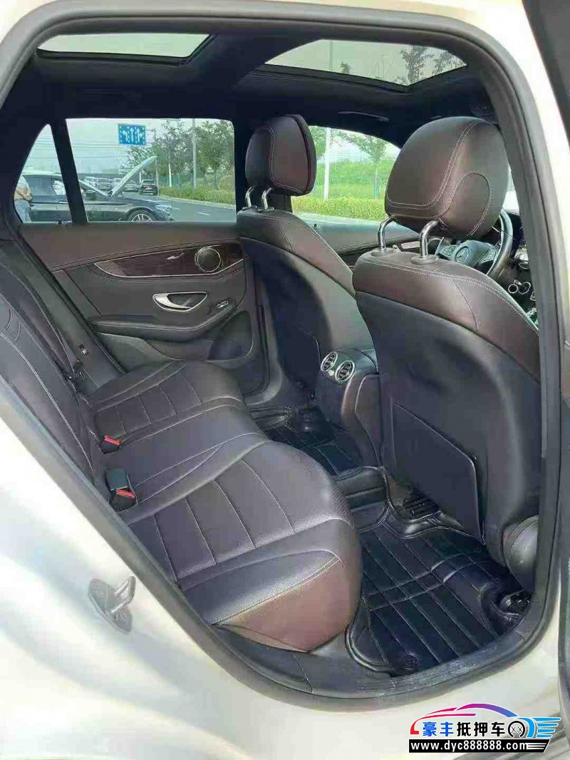 17年奔驰GLC轿车抵押车出售