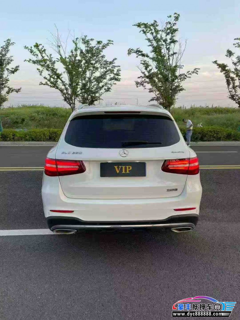 17年奔驰GLC轿车抵押车出售