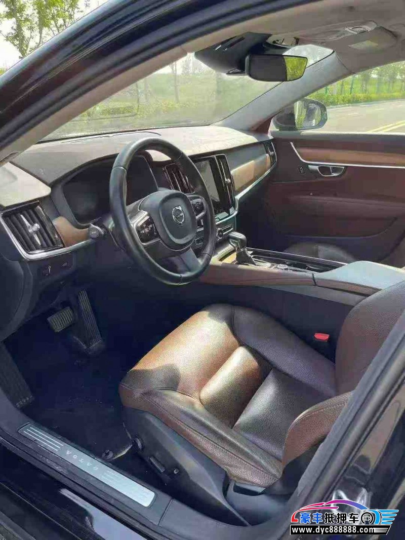 19年沃尔沃S90轿车抵押车出售