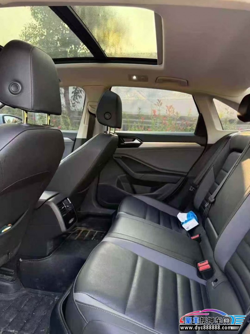 21年大众速腾轿车抵押车出售