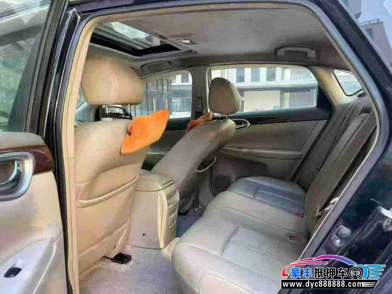 13年日产轩逸轿车抵押车出售