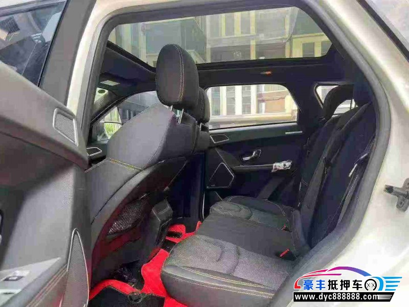18年陆风X7轿车抵押车出售