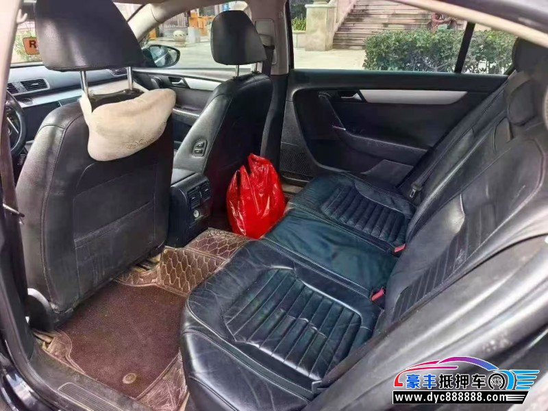 13年大众迈腾轿车抵押车出售