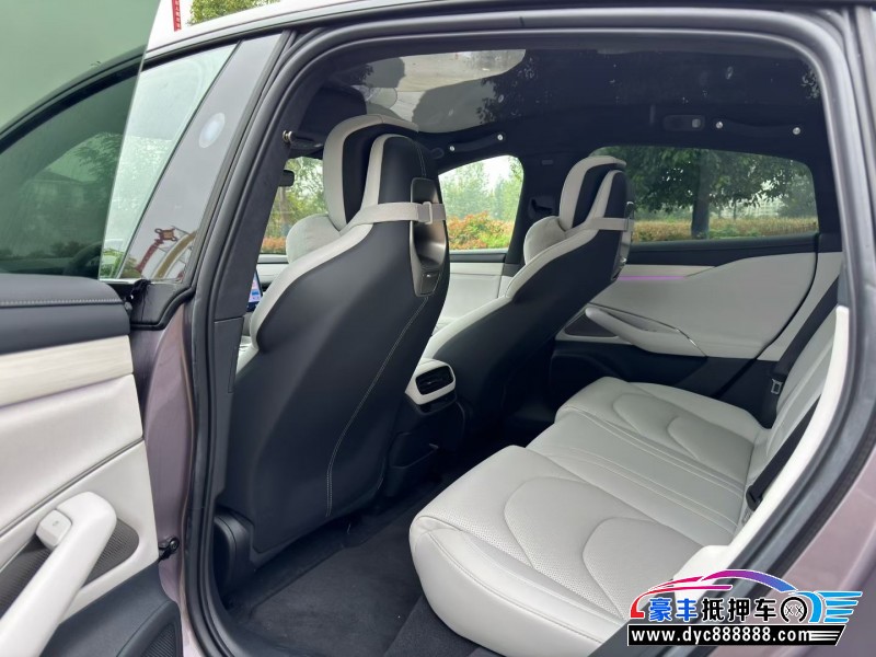 25年小米SU7轿车抵押车出售