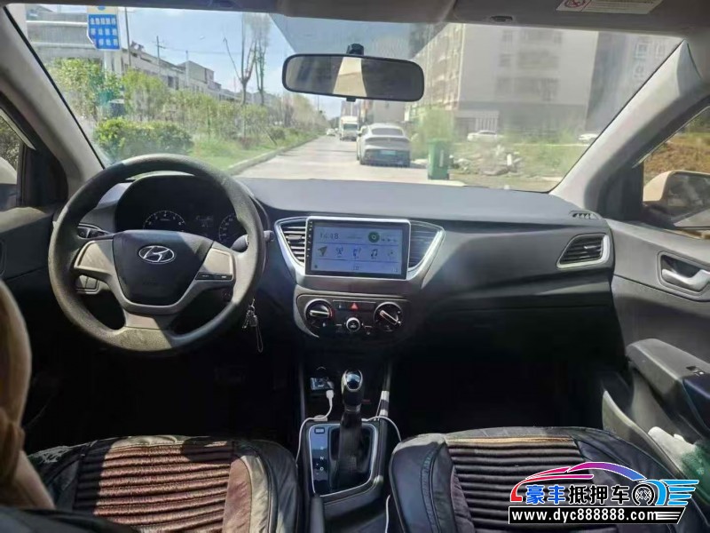 19年现代悦纳轿车抵押车出售