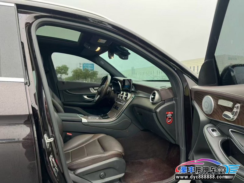 20年奔驰GLC轿车抵押车出售