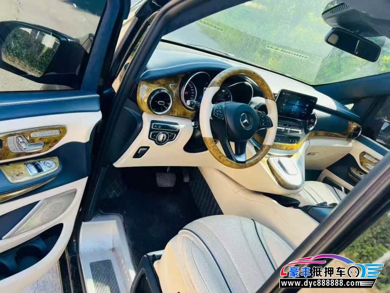 22年奔驰V轿车抵押车出售