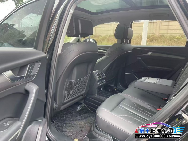 22年奥迪Q5轿车抵押车出售