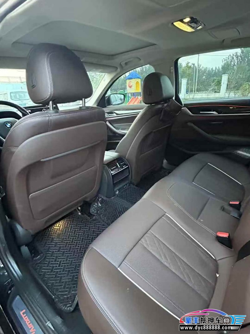 21年宝马5系轿车抵押车出售