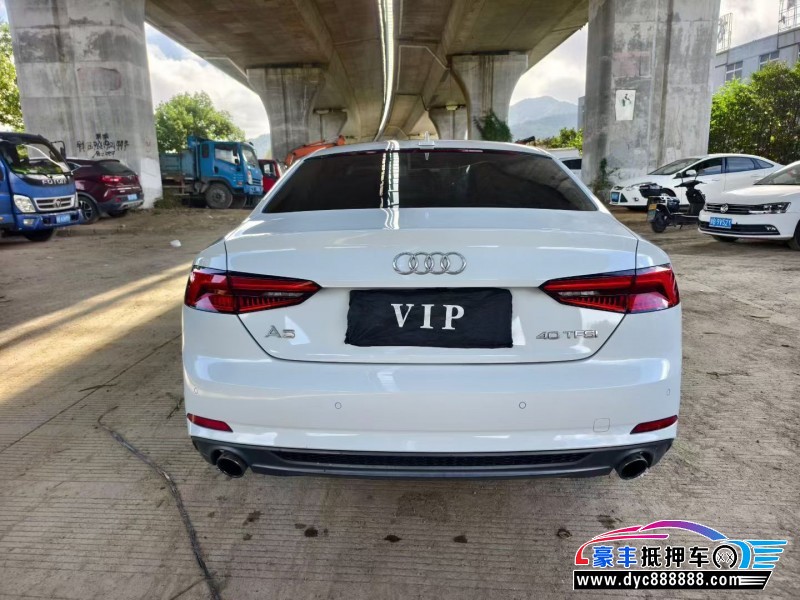 17年奥迪A5轿车抵押车出售