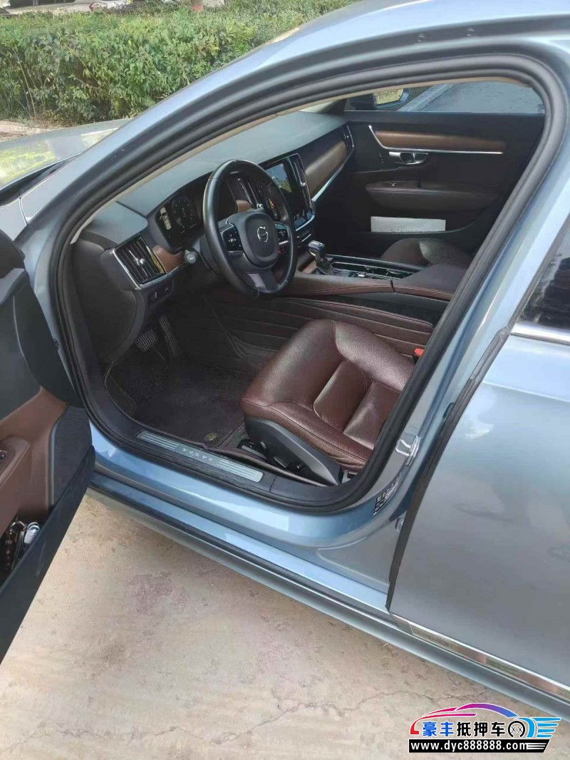 19年沃尔沃S90轿车抵押车出售