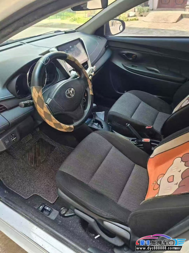 20年丰田威驰轿车抵押车出售