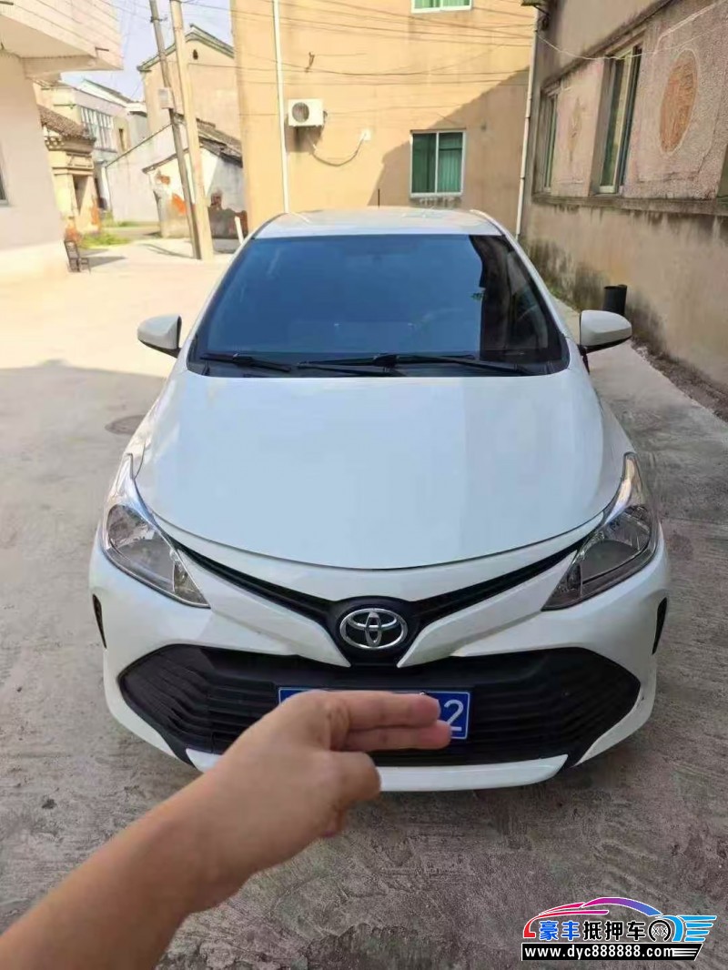 20年丰田威驰轿车抵押车出售