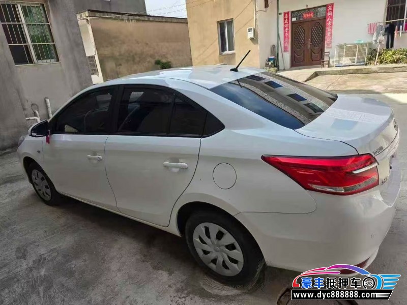 20年丰田威驰轿车抵押车出售