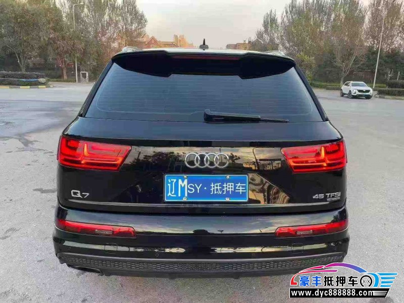 17年奥迪Q7轿车抵押车出售