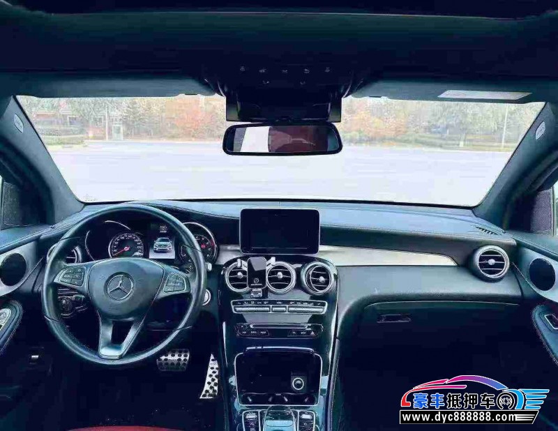 18年奔驰GLC轿车抵押车出售