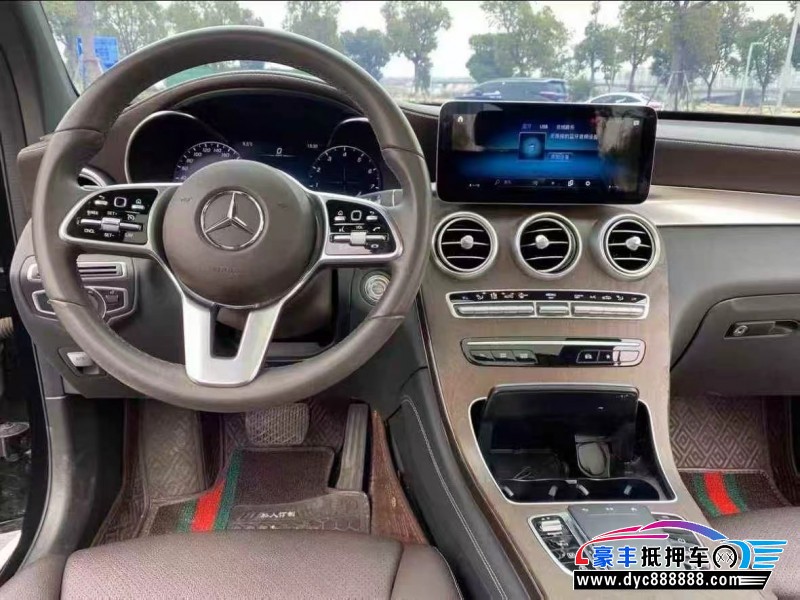 20年奔驰GLC轿车抵押车出售