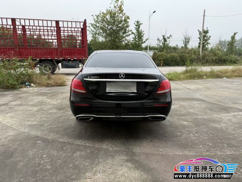 16年奔驰E轿车抵押车出售