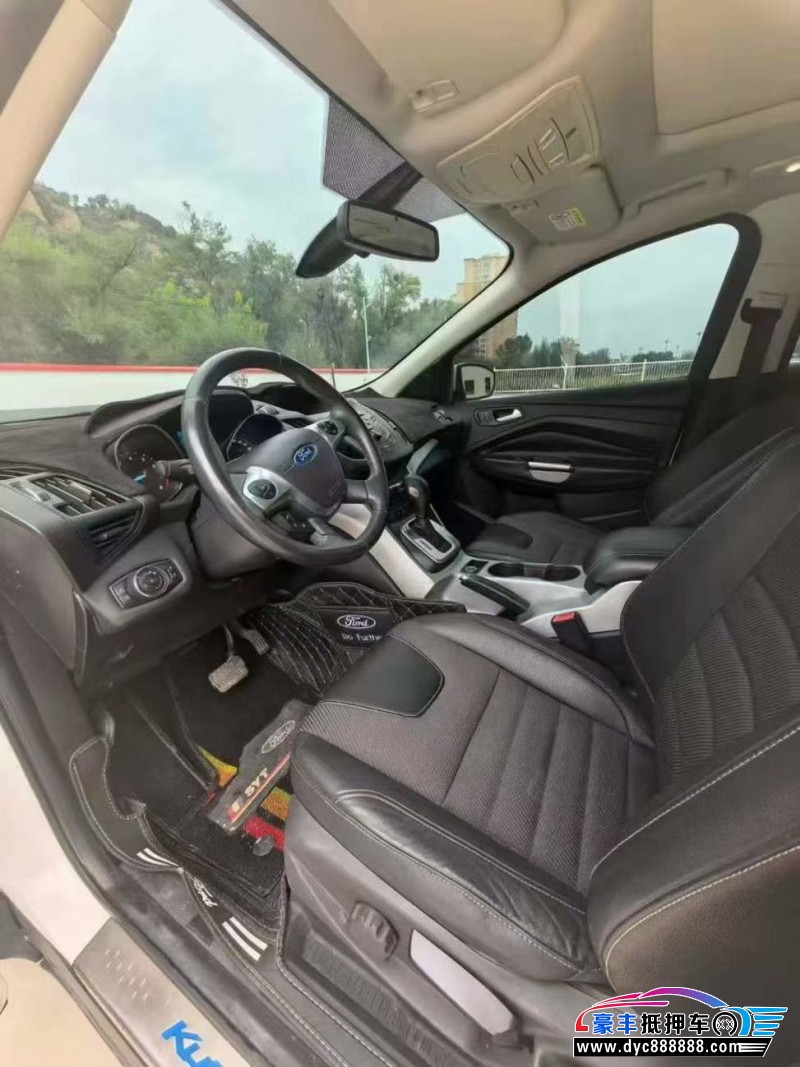 15年福特翼虎轿车抵押车出售