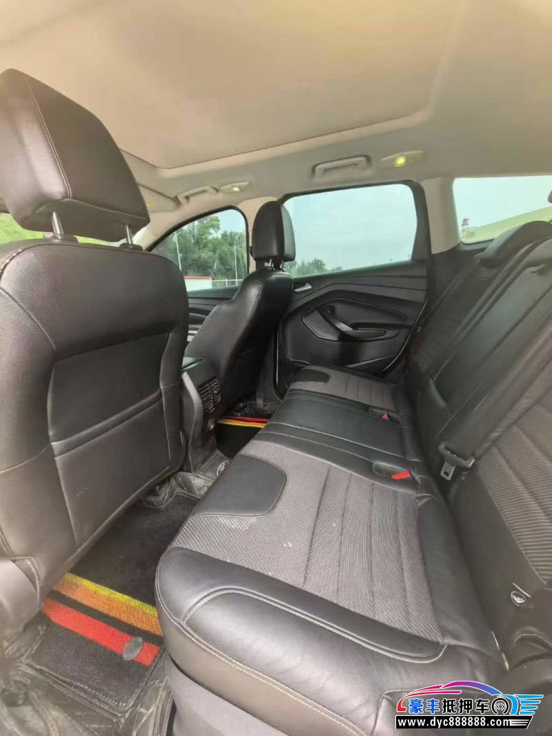 15年福特翼虎轿车抵押车出售