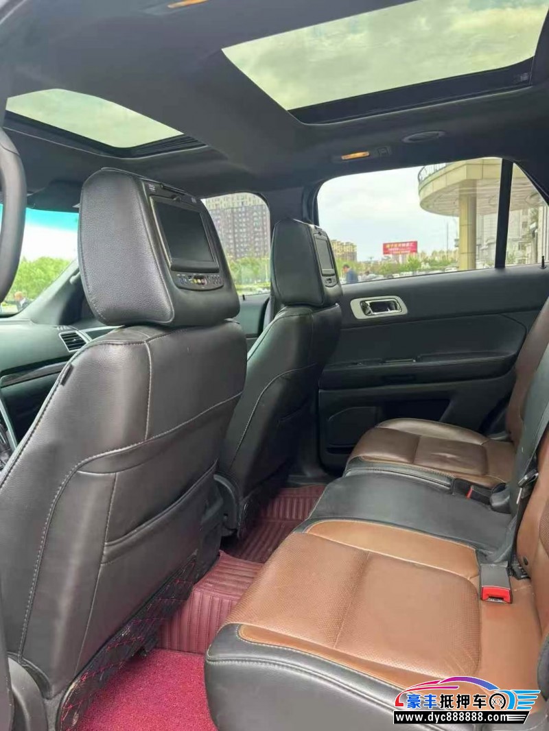 15年福特探险者轿车抵押车出售