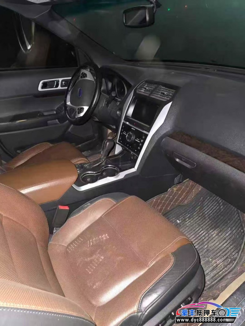 14年福特探险者轿车抵押车出售