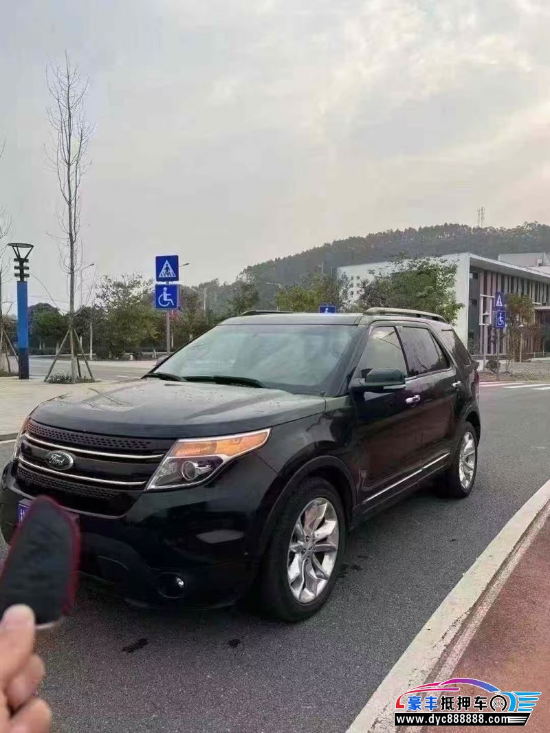 14年福特探险者轿车抵押车出售