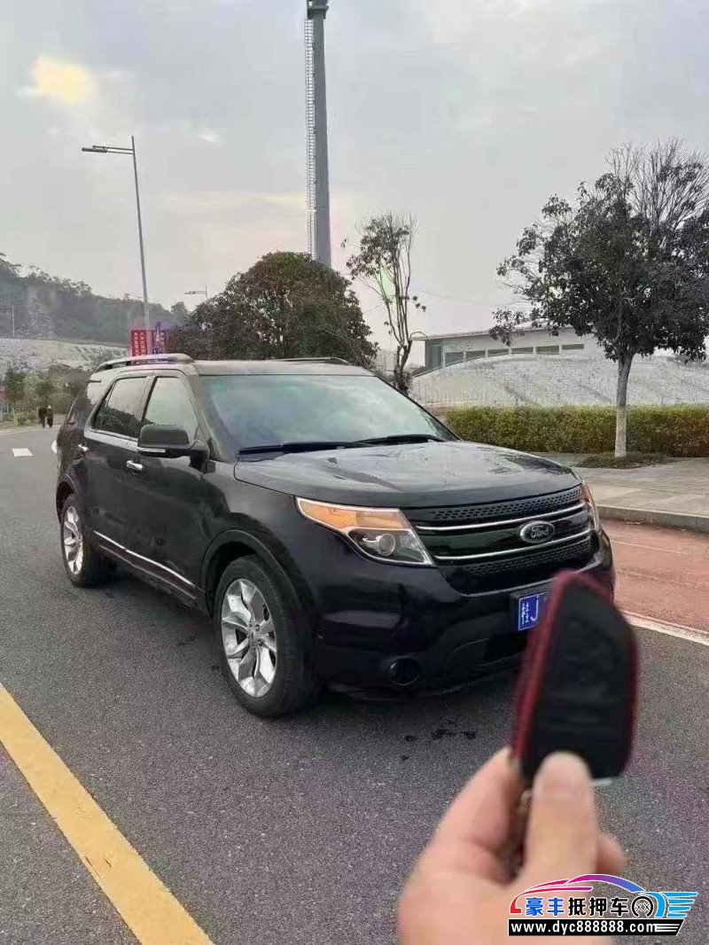 14年福特探险者轿车抵押车出售